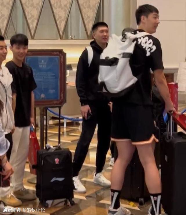 穿制服的妹妹