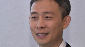 回头偷偷看我